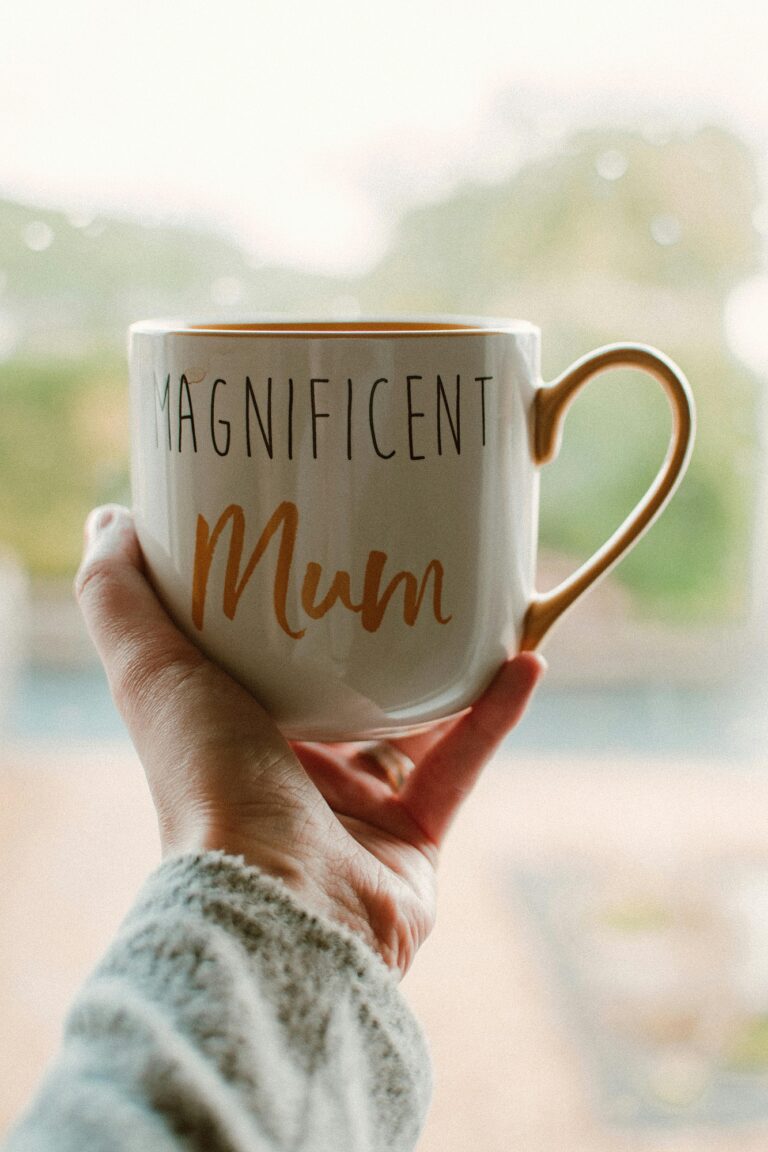 Gift Guide for New Moms: Thoughtful, Practical & Totally Loved Picks