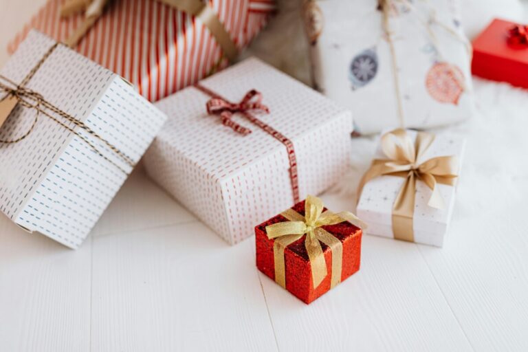 🧸 Holiday Gift Guide for Boys by Age (From Babies to Big Kids)