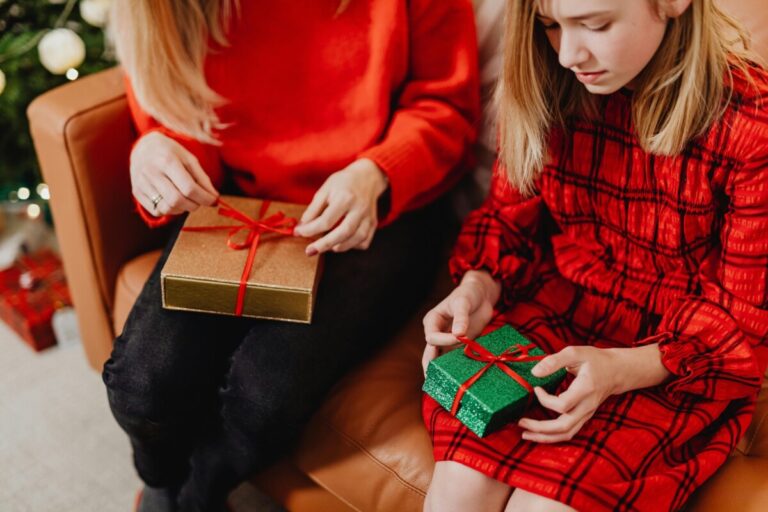 Best Stocking Stuffers for Moms (That She’ll Actually Use and Love)